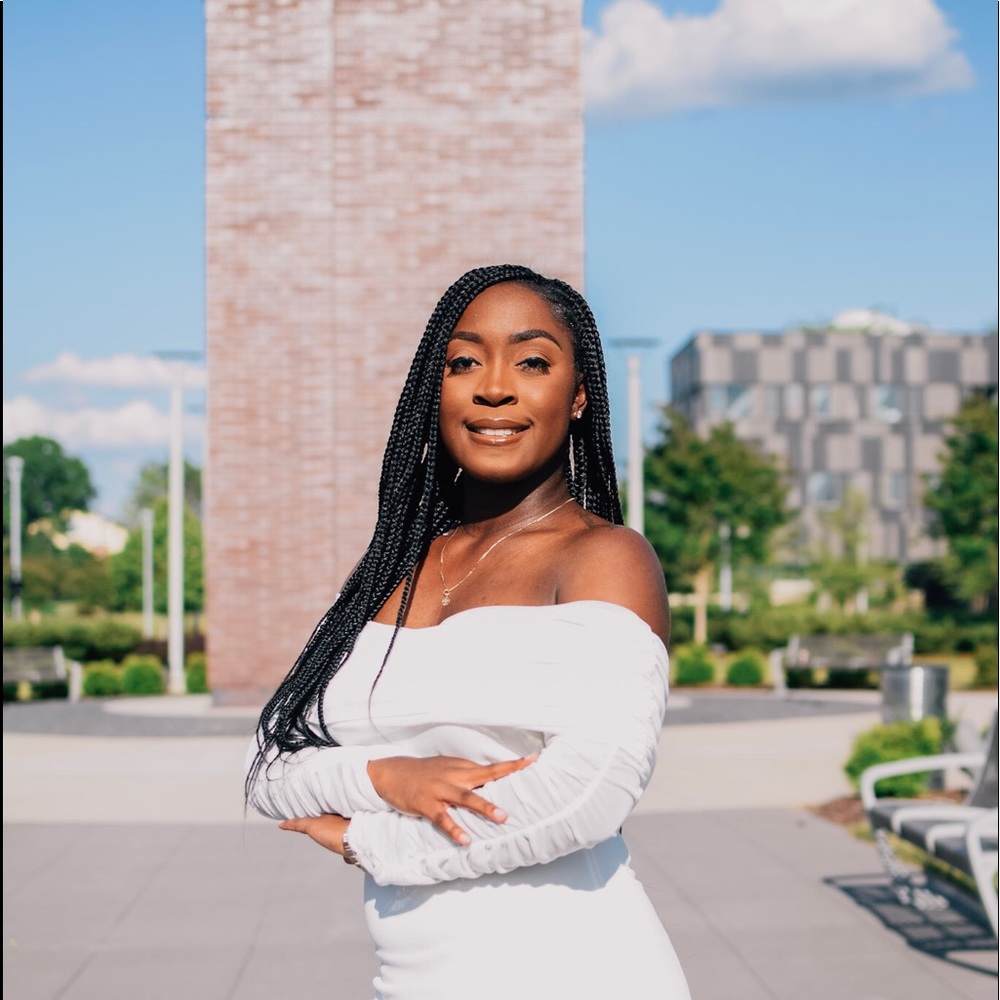 Meet your Posher, Jasmine